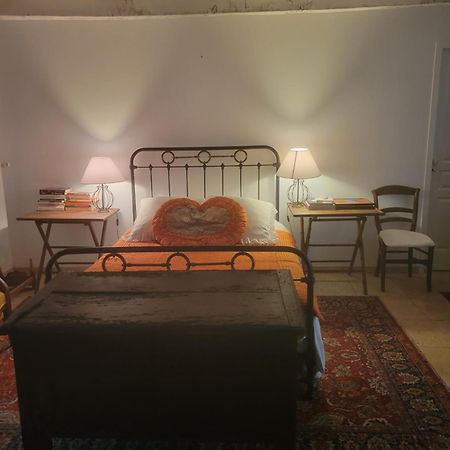 Chambre De Charme Les Quatre-Routes-du-Lot エクステリア 写真