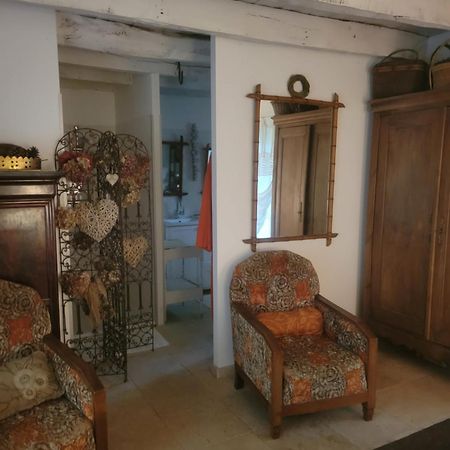 Chambre De Charme Les Quatre-Routes-du-Lot エクステリア 写真